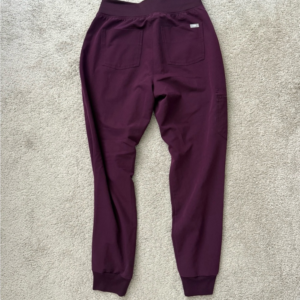 FIGS Deep Purple Zamora & Catarina scrubs set - Picture 6 of 7